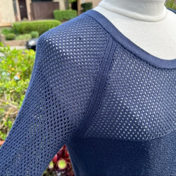 RAG & BONE NEW YORK Laser Cut Lightweight Sweater Women’s Size XS - Picture 2 of 7